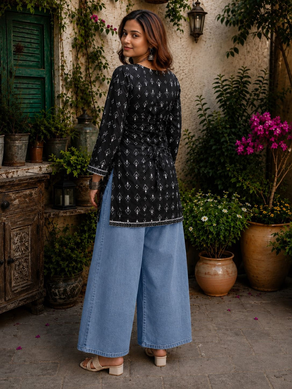 Myshka Women Black & White Floral Printed Full Sleeves Cotton Kurti with Lace Detail