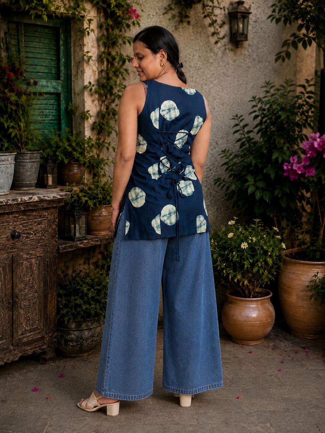 Myshka Women Greenish Blue & White Printed Sleeveless Kurti